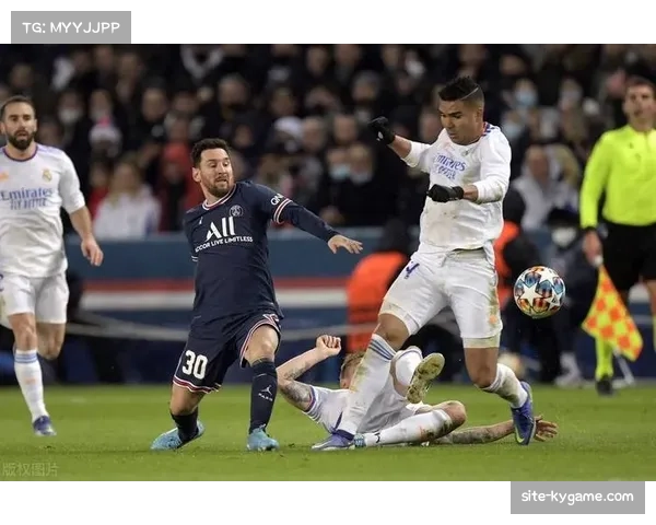 朗斯中场拦截失效边路肋部空当 被摩纳哥反复冲击最终崩盘 朗斯中场拦截失效边路肋部空当 被摩纳哥反复冲击最终崩盘